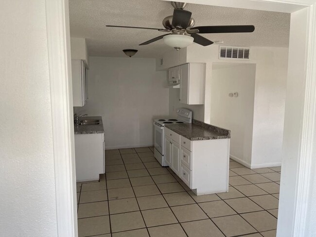 Photo - 4438 E Dakota Ave