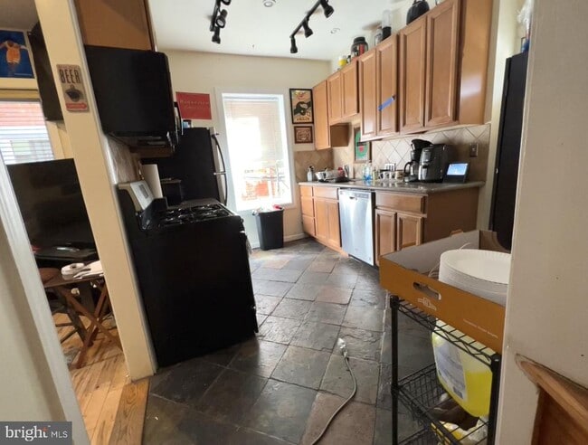 Photo - 3212 Winter St