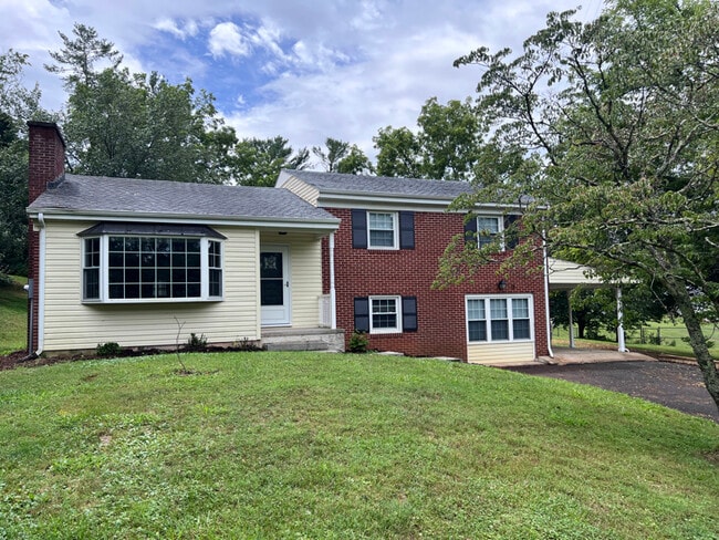 Building Photo - 707 Borden Rd Rental