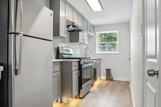 Building Photo - 1364 Lafayette St Unit 6 Rental