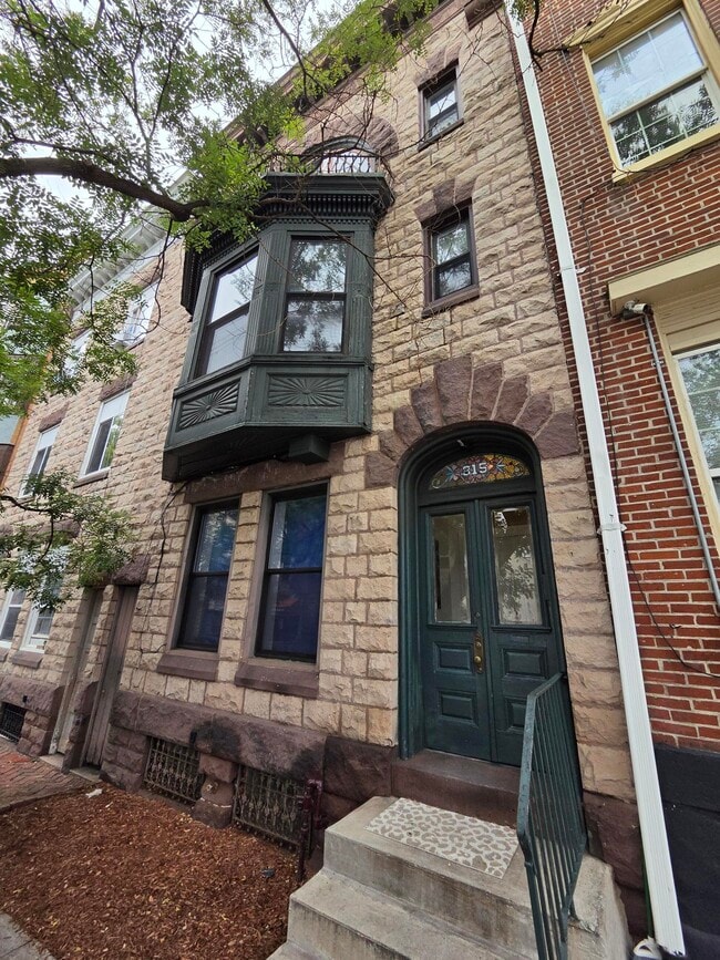 Photo - 315 N 6th St Unit 2F