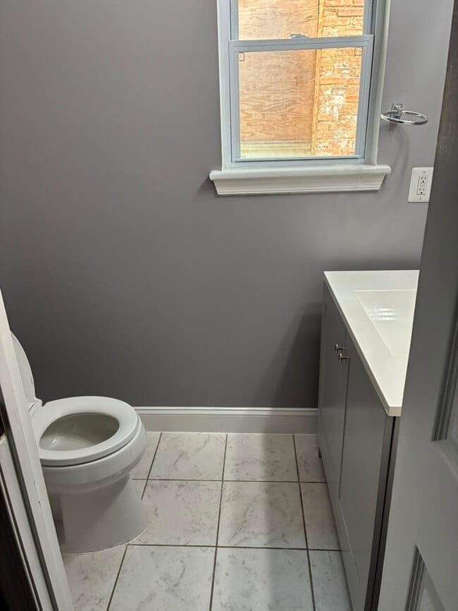 Photo - 1921 N Fulton Ave