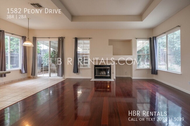 Photo - 1582 Peony Dr