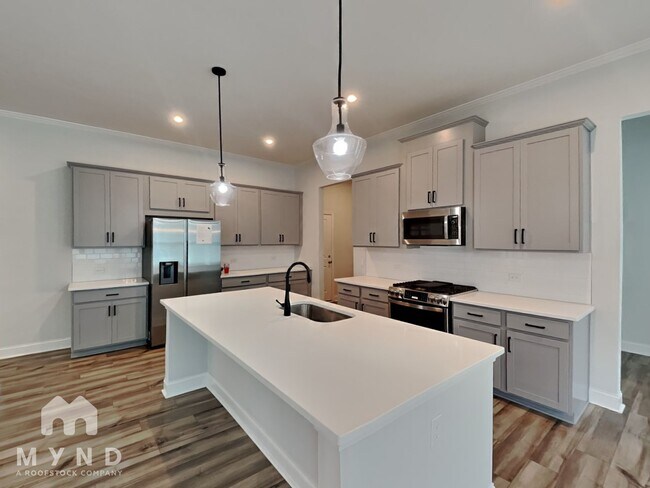 Photo - 2555 Whistler Wy NE