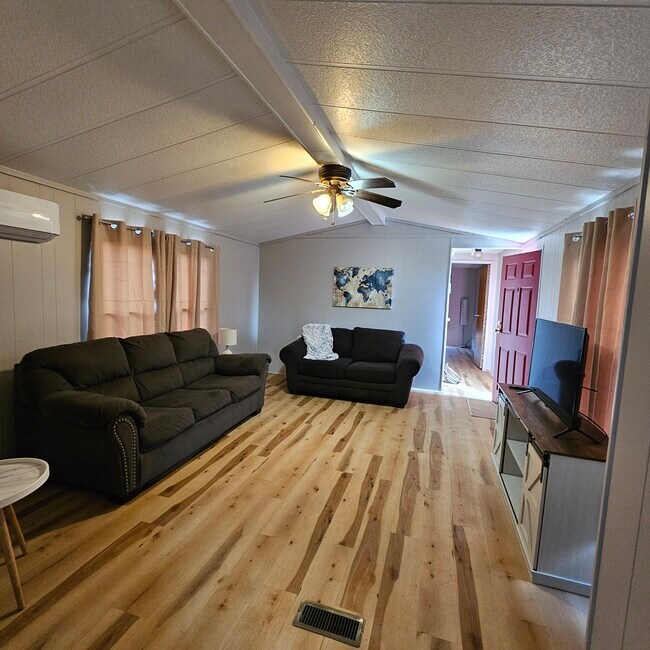 Photo - 800 N Hale Ave