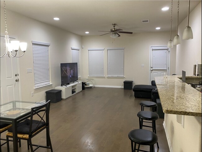 Open floor plan - 2304 S Lakeline Blvd Unit 461
