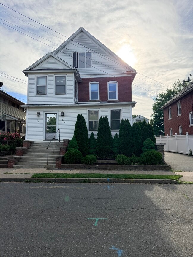 Photo - 103 Grove St