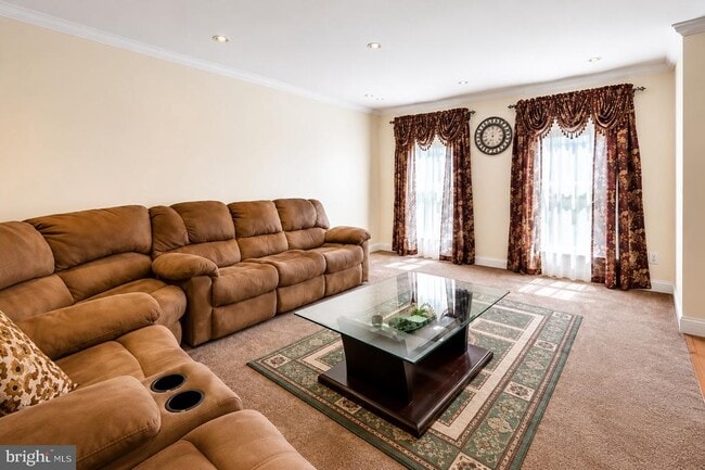 Photo - 44 Brambling Ln