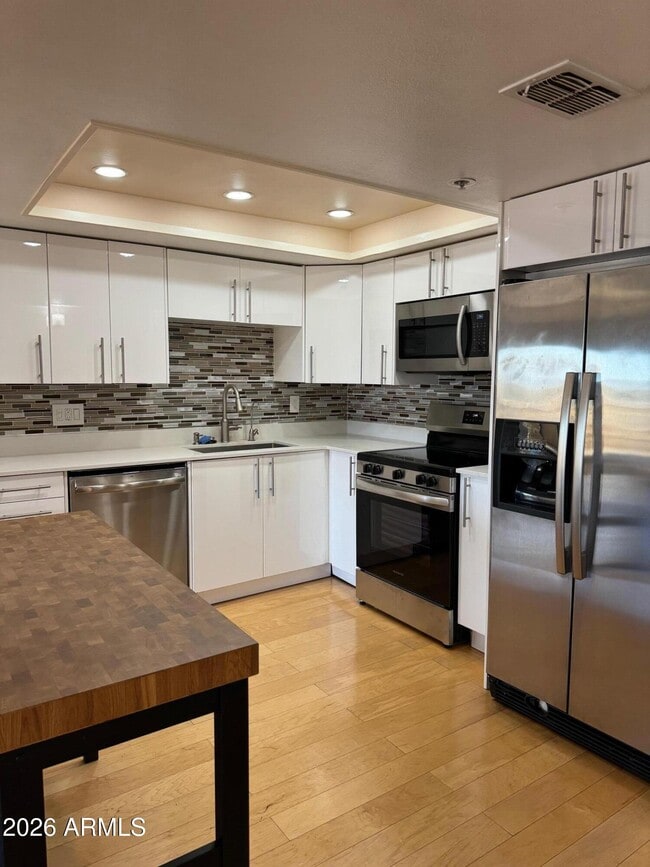Building Photo - 7950 E Camelback Rd Unit 710