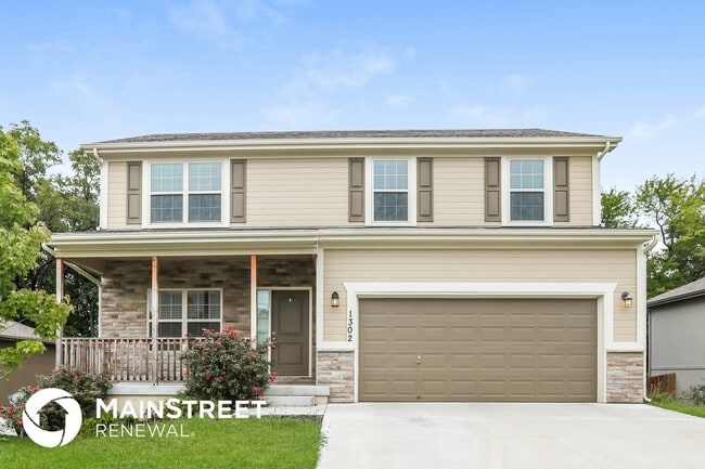 Photo - 1302 NW Hilltop Ln