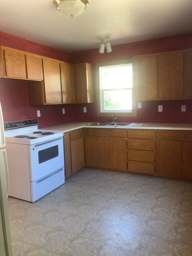 Photo - Spacious| Pet Friendly| Garage