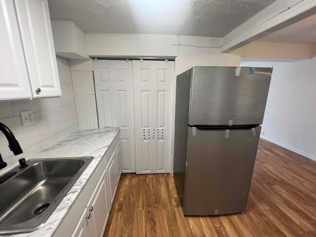 Photo - 2553 Colebrooke Dr