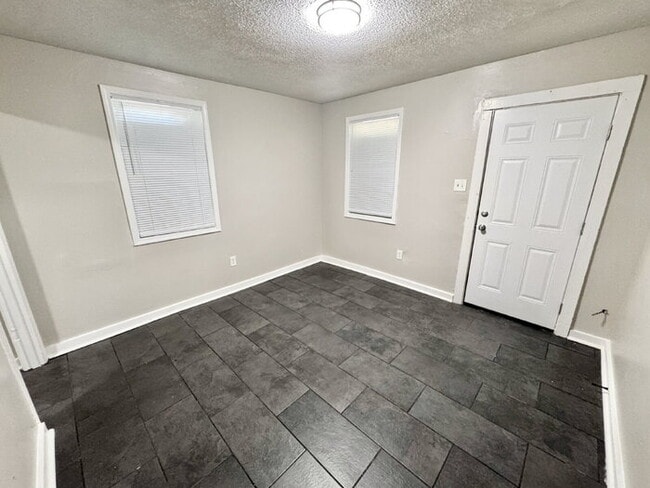 Photo - 1862 Farrington St