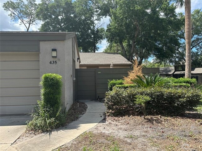 Photo - 435 Meadowood Blvd
