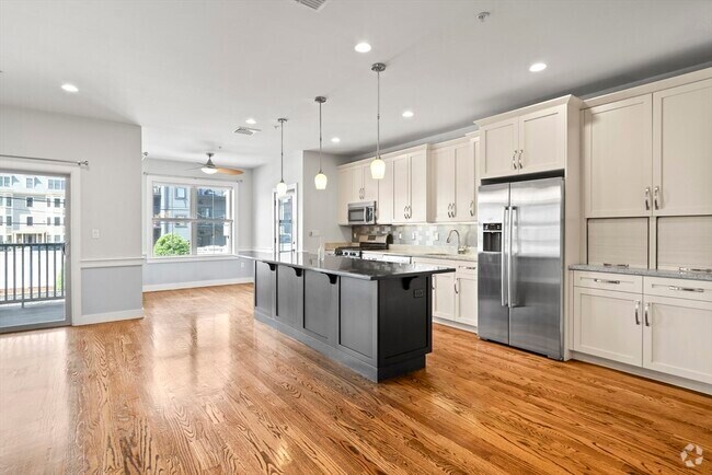 Building Photo - 774 E 3rd St Unit 1 Rental