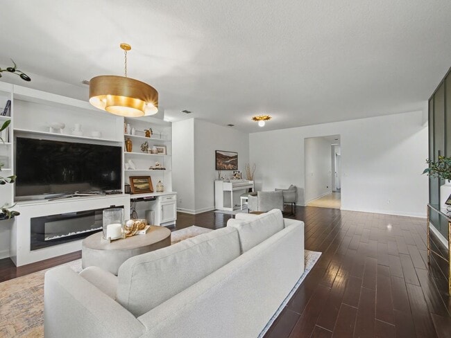 Photo - 1098 Harmony Ln