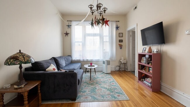 Photo - 2942 W Augusta Blvd Unit 2