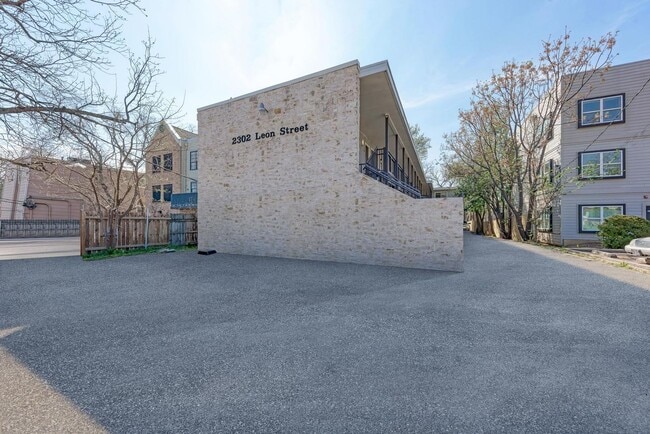 Building Photo - For Lease – Fully Furnished Studio Near UT