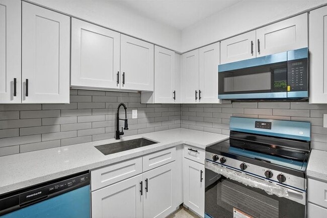 Photo - 1821 Middle River Dr Unidad 14