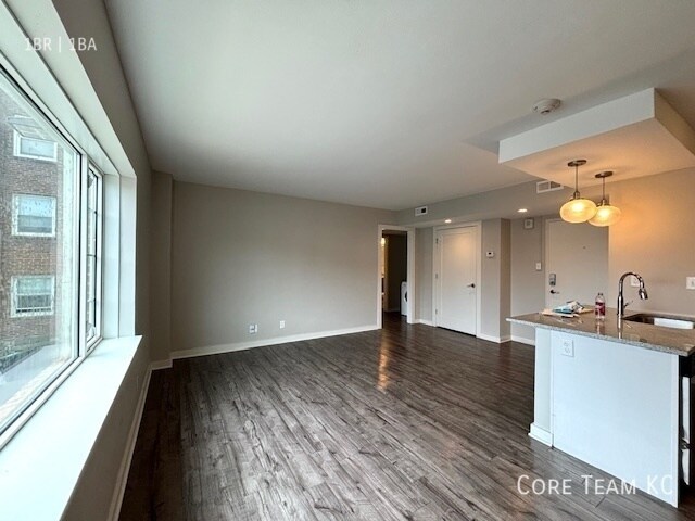 Photo - 209 Emanuel Cleaver II Blvd. Unit 504