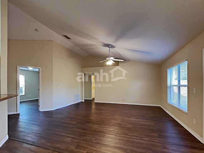 Photo - 660 Winding Lake Dr
