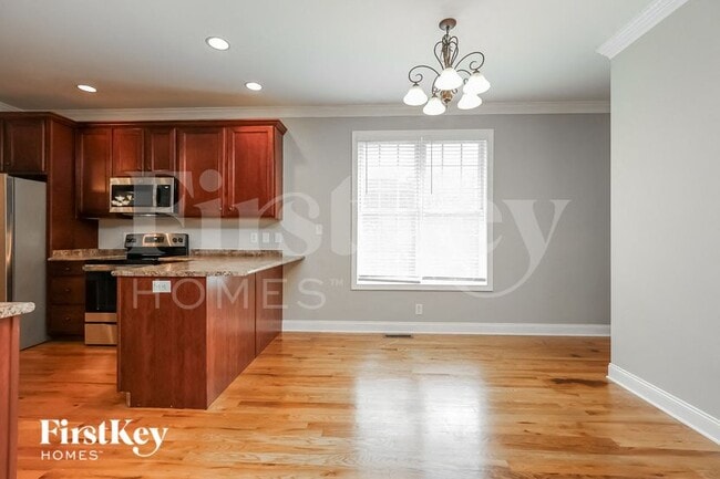Photo - 720 Courtland Ave