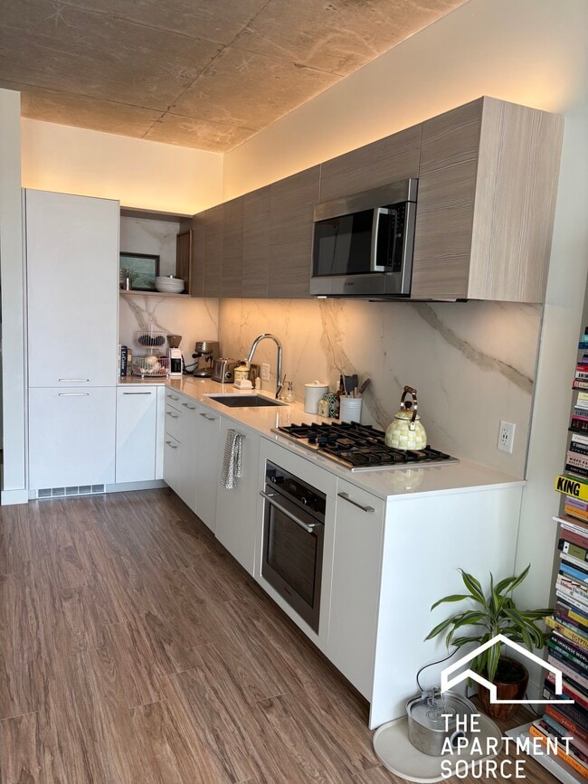 Photo - 165 S Desplaines St Condo Unit 1111