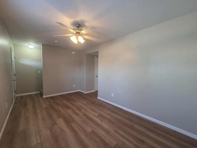 Photo - 932 w 8 St Unidad 1