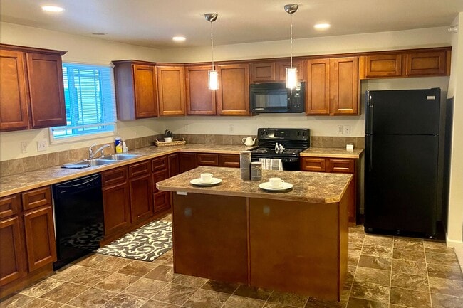 Building Photo - Phoenix Ridge Rental
