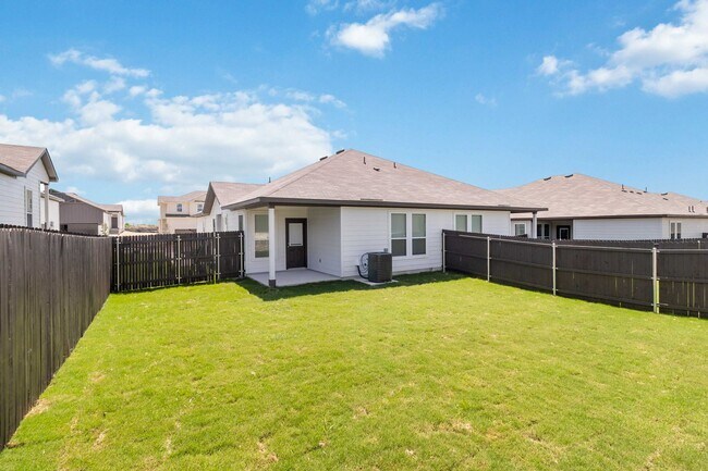 Photo - Come and See for Yourself Why Emma Park is the Premiere Luxury Community in Buda.