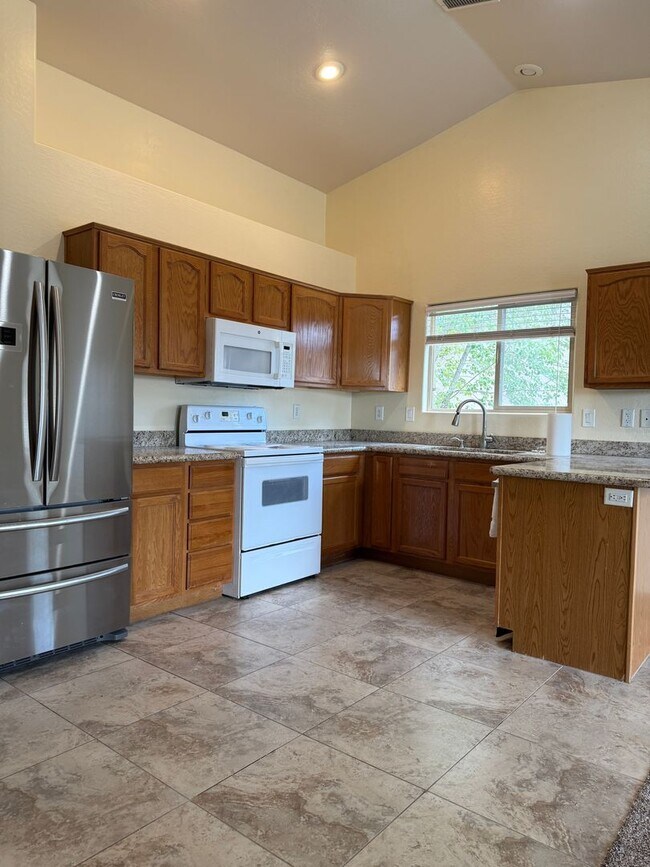 Photo - PM16-00401K: Horseshoe Unit B