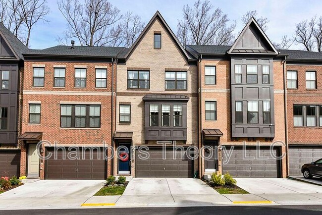 Building Photo - 3805 Rainier Dr