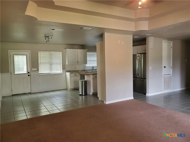 136 Royal Crest Cir