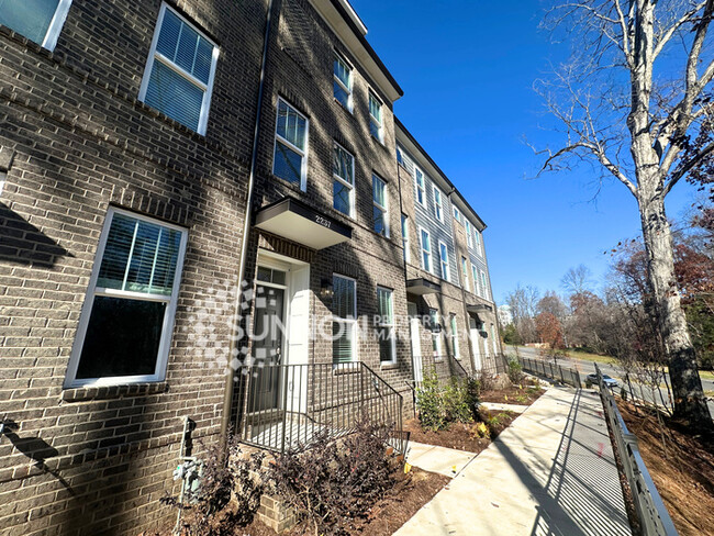 2 Bedroom, 2.5 Bathroom in Royall Townes - 2 Bedroom, 2.5 Bathroom in Royall Townes House