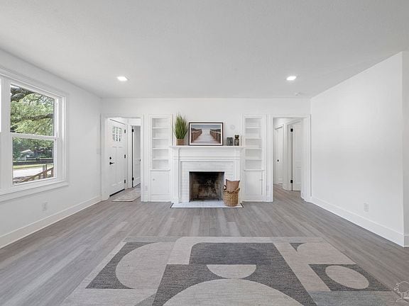 Photo - 908 E Lee St