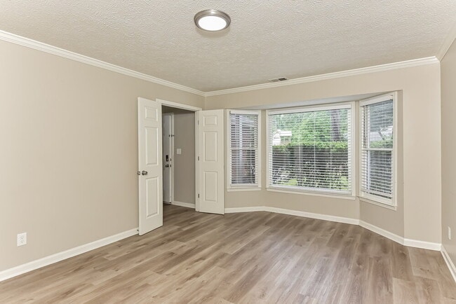 Photo - 3811 Eden Glen Dr SE