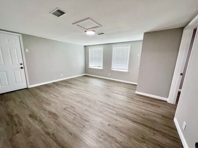 Photo - 610 Garrett St