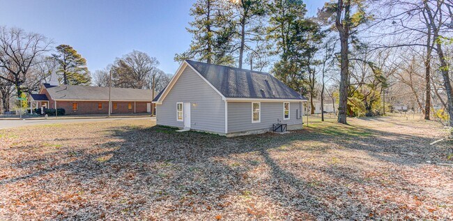 Photo - 2927 Beechmont St
