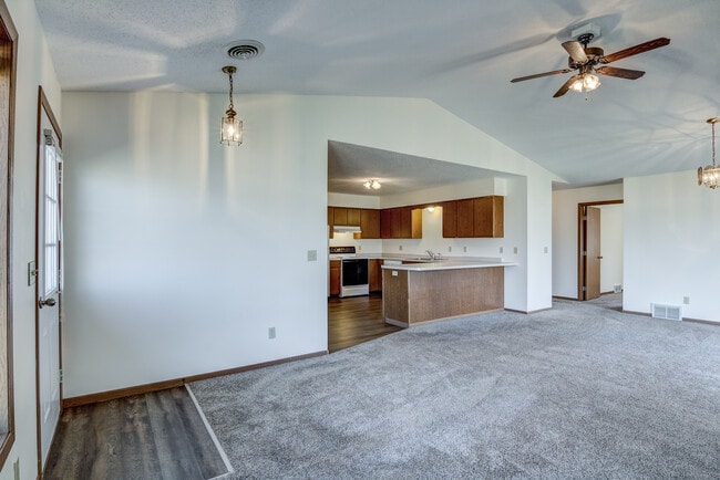 Photo - 13201 39th Ave N