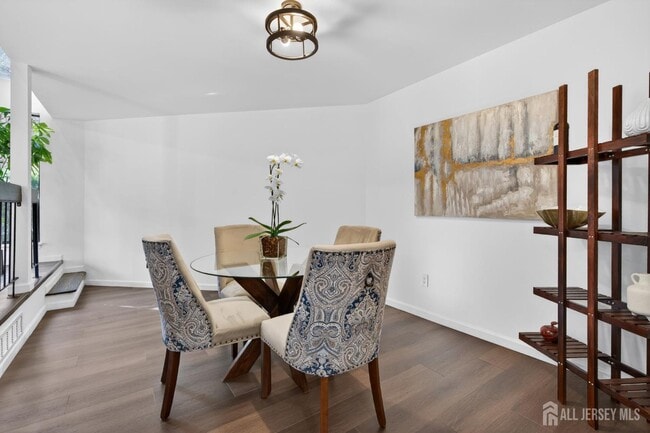 Photo - 66 Kingsberry Dr