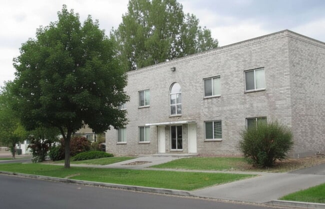 Building Photo - 1102 Belford Ave Unit E