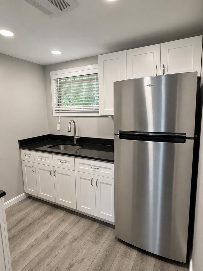24 Monarch Wy Unit 203