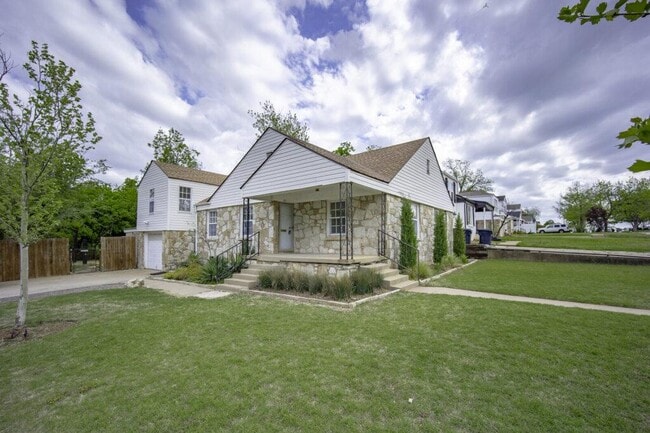 Building Photo - 721 NW 46th St