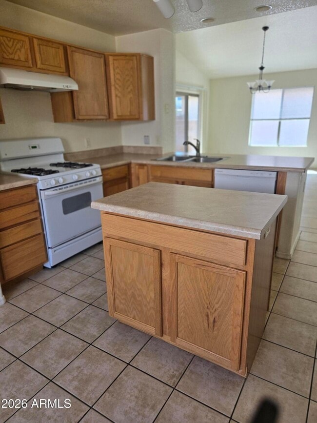 Photo - 1001 Montrose Ave