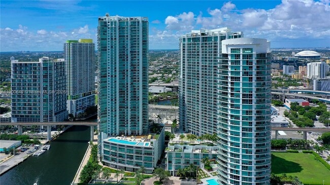 Photo - 90 SW 3rd St Unidad 1602