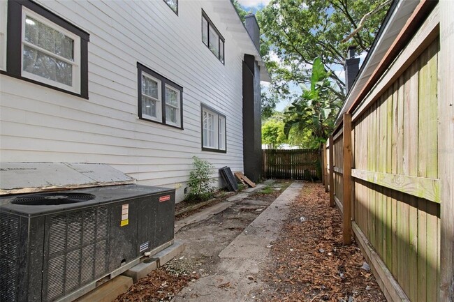 Photo - 1024 E Crenshaw St