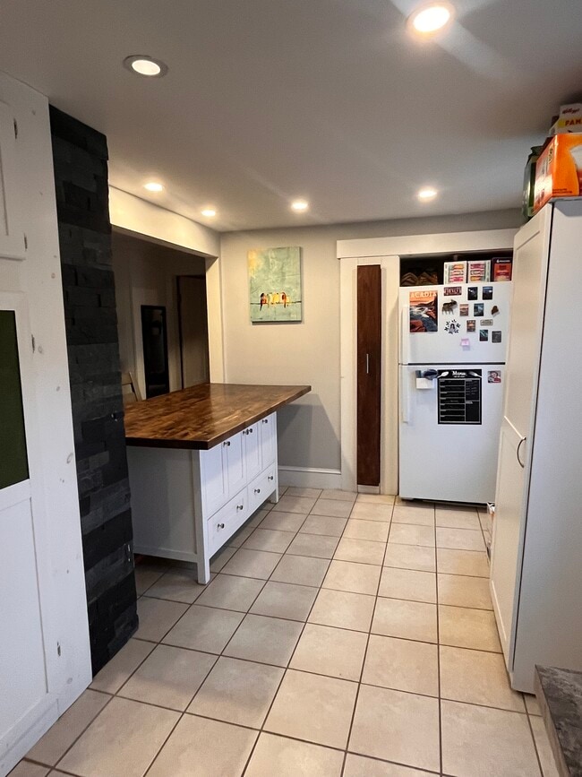 Photo - 66 Hill St Unit Hill st apartment