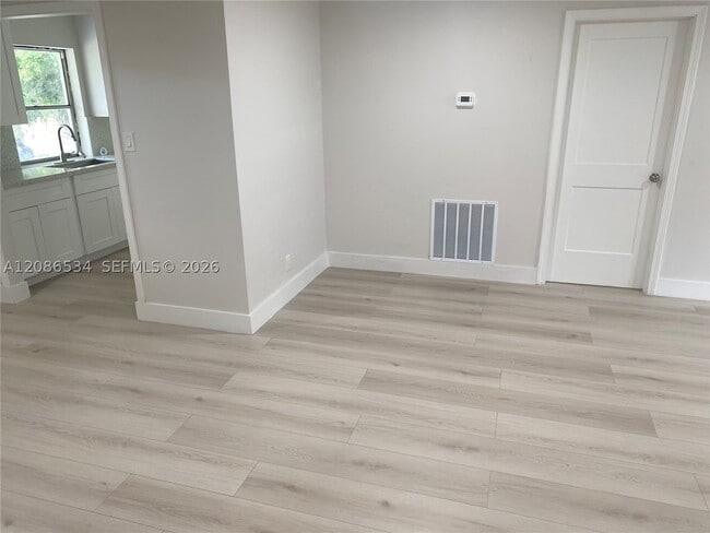 Photo - 5010 NW 22nd St