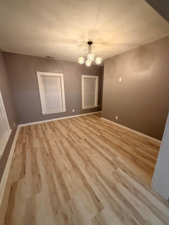 Viviendo - 202 Main St Unidad 2F