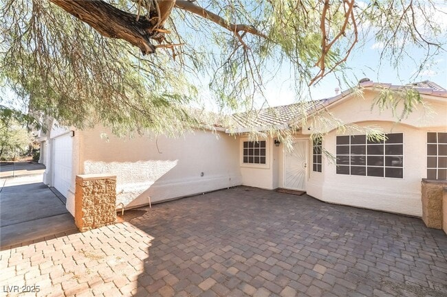 Photo - 325 Waterwheel Falls Dr